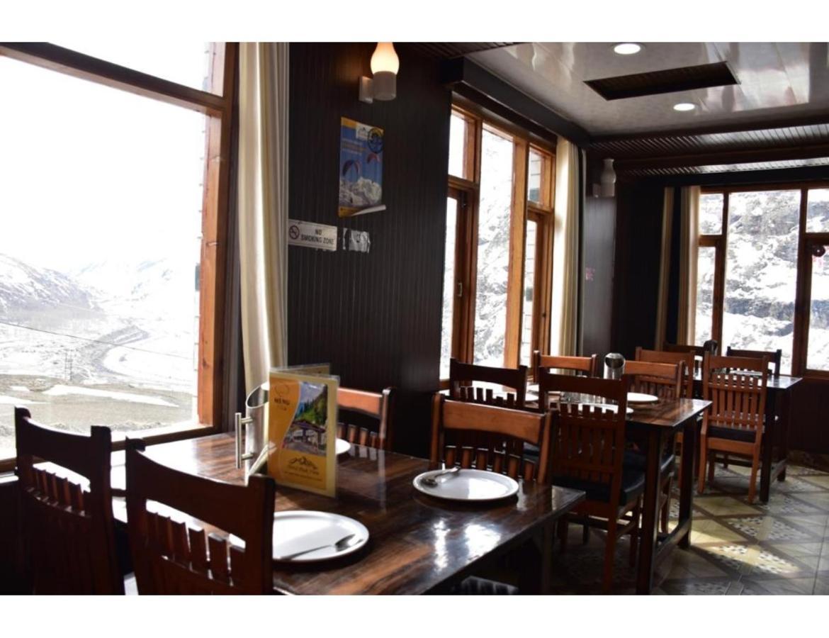 Hotel Peak View, Lahaul Sissu エクステリア 写真